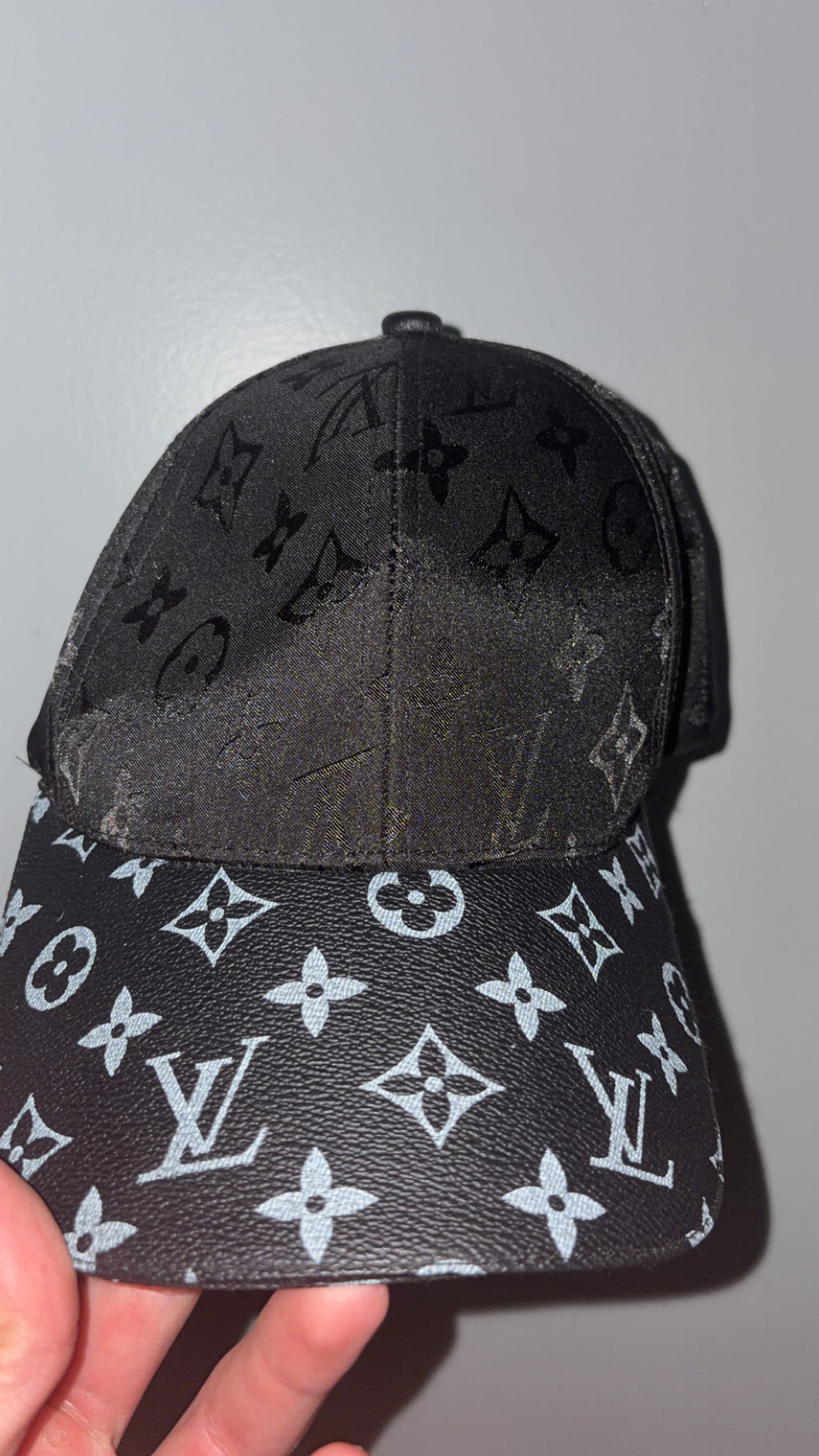 LUXURY STREETWEAR HAT